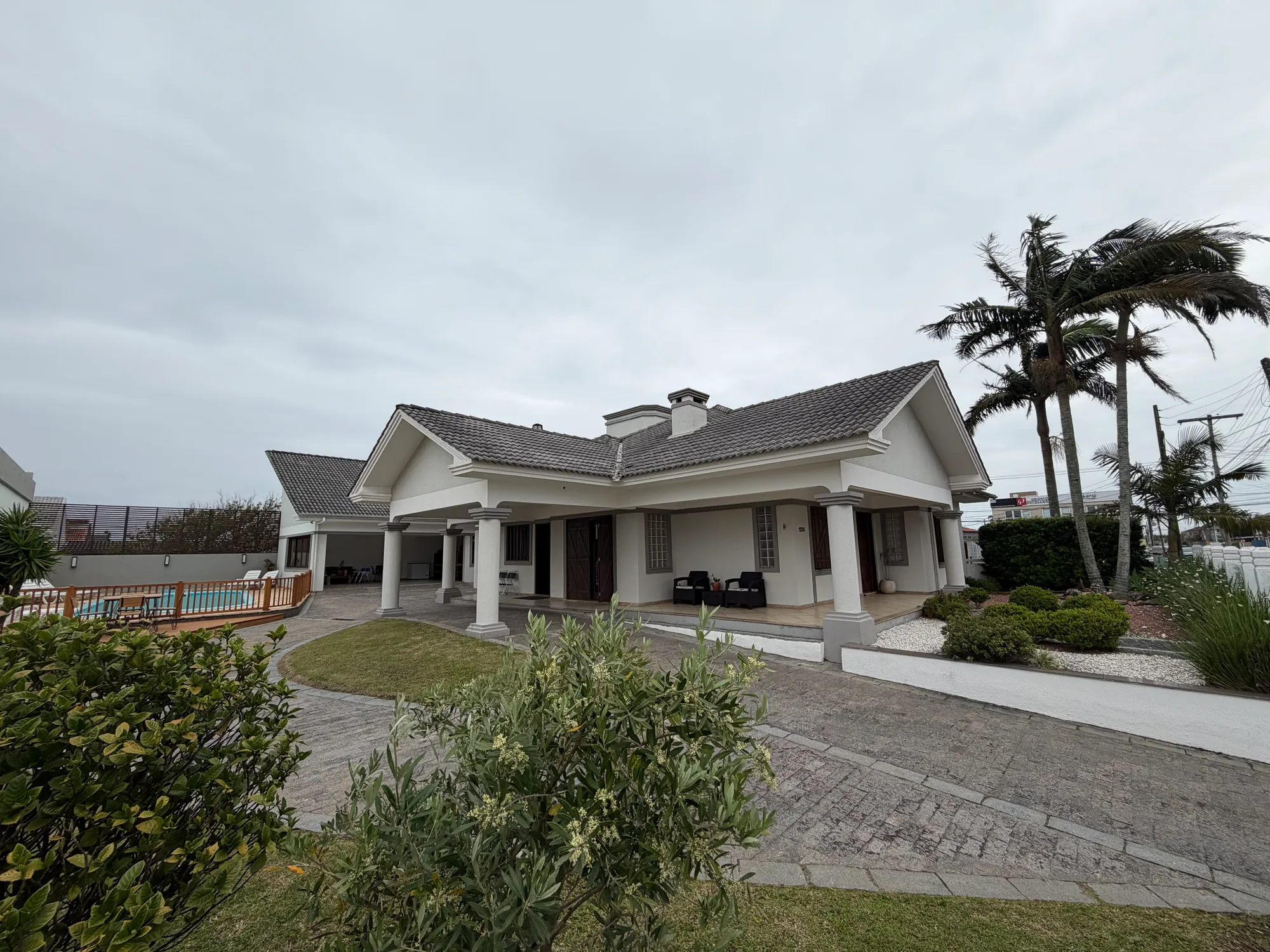 Casa com campo de futebol em Xangri-Lá